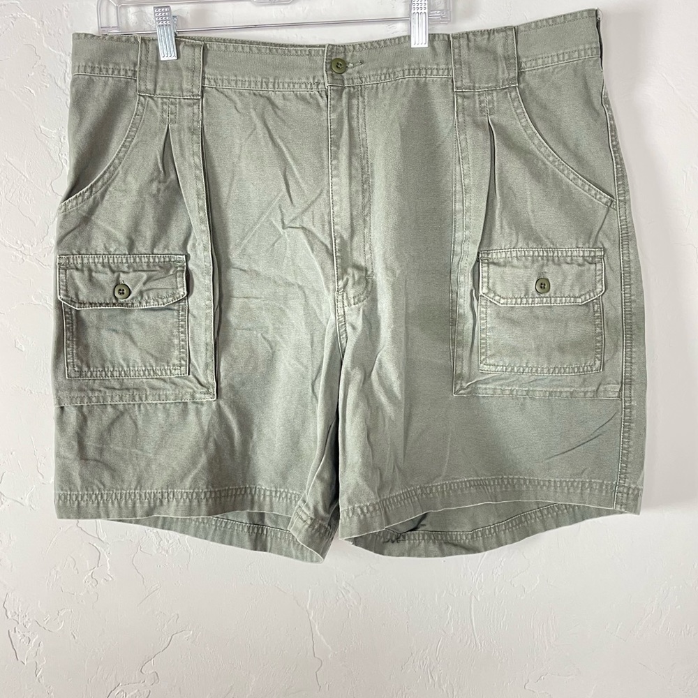 Cabelas Shorts 7‎ Pocket Hiker Legendary Army Solid Green Cargo Flat Front Knit